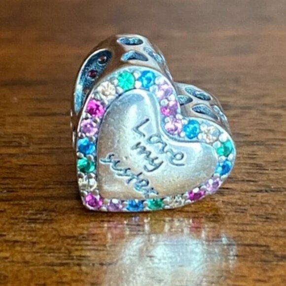 Charm "Love My Sister" with embedded multicolored rhinestones and little hearts - Picture 3 of 14